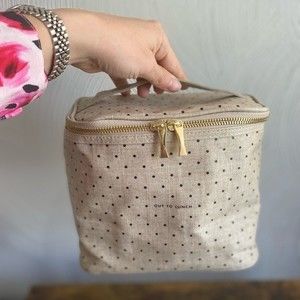 Kate Spade "Out to lunch" lunchbag, cream color with black dots
